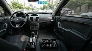 نظم‌دهی وسایل کوچک داخل کابین خودرو